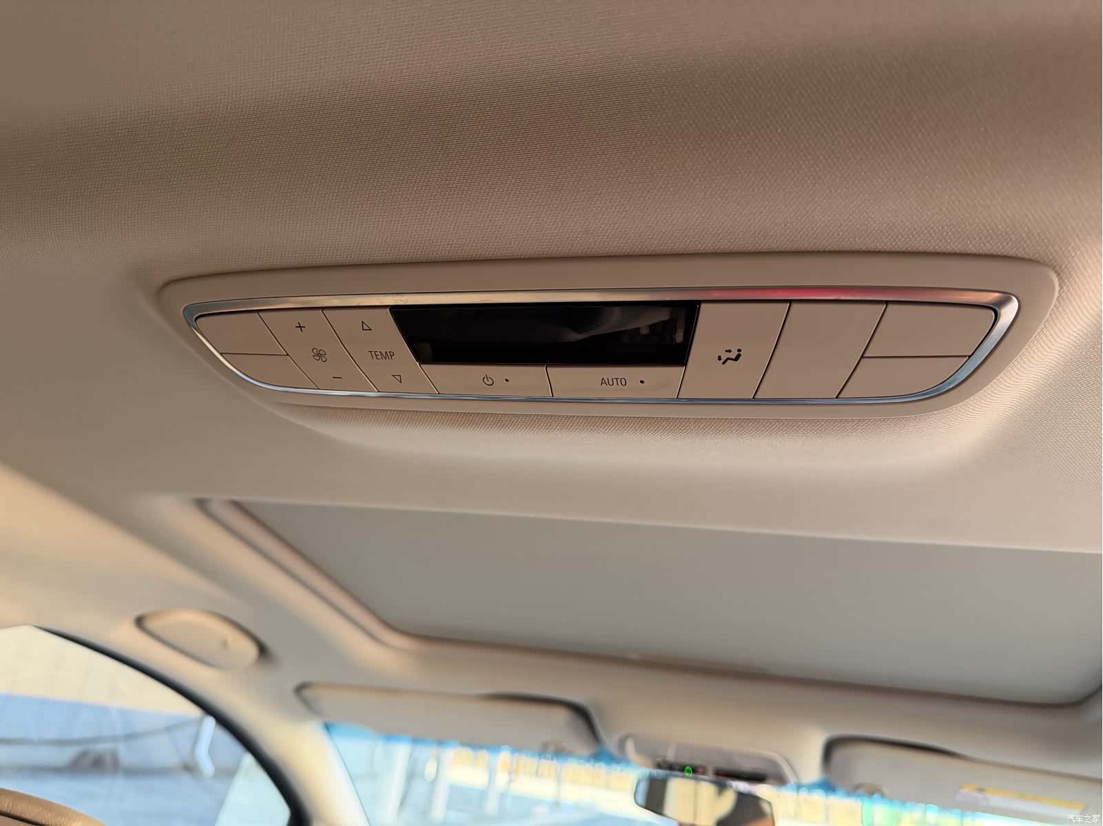 Buick GL8, 2018 15