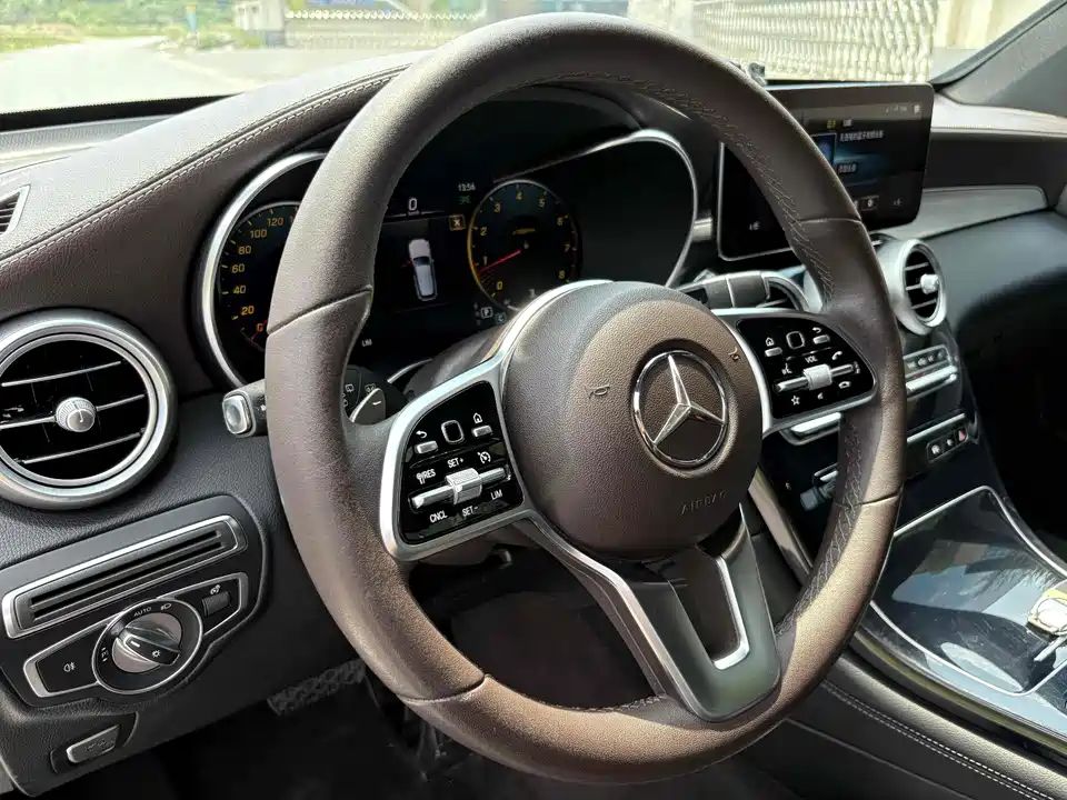 Mercedes-Benz GLC Mercedes-Benz GLC