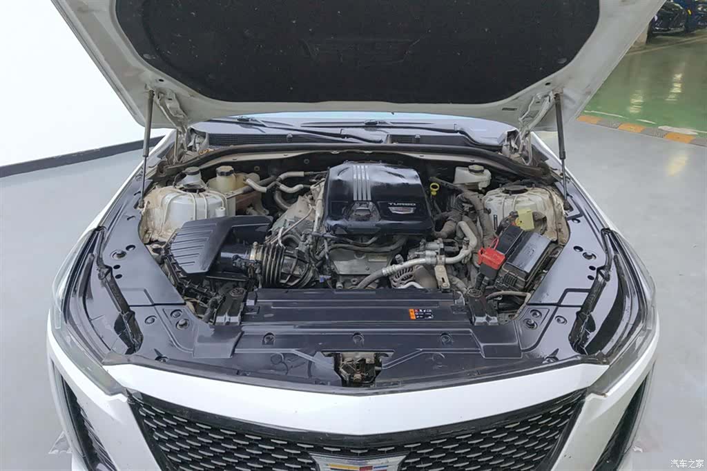 Cadillac CT5, 2022 10