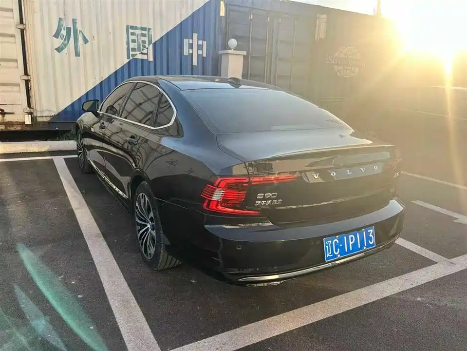 Volvo S90