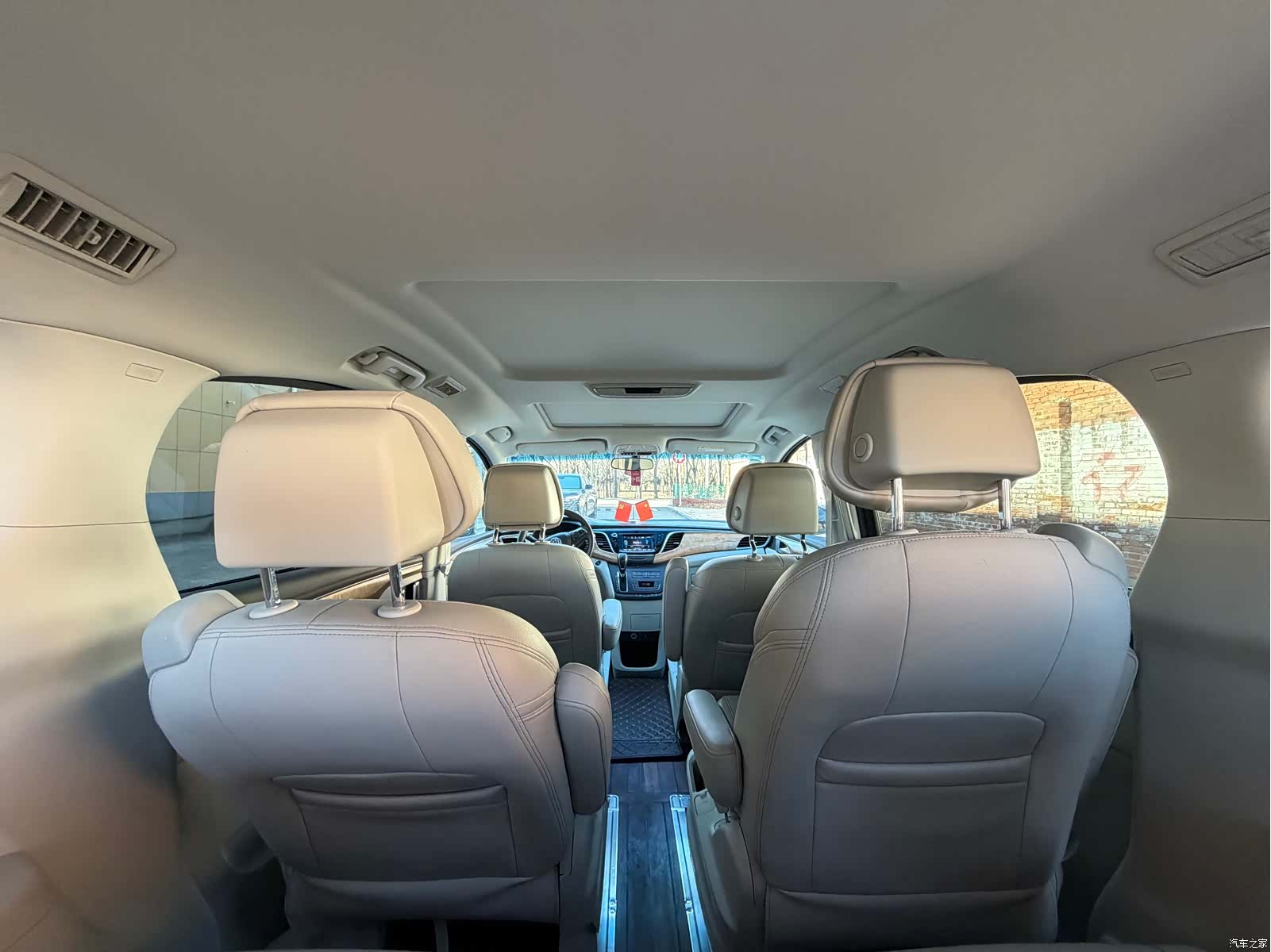 Buick GL8, 2018 13