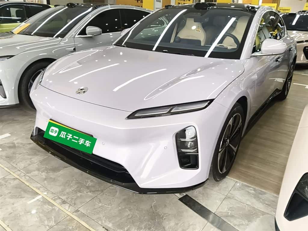 NIO ET5