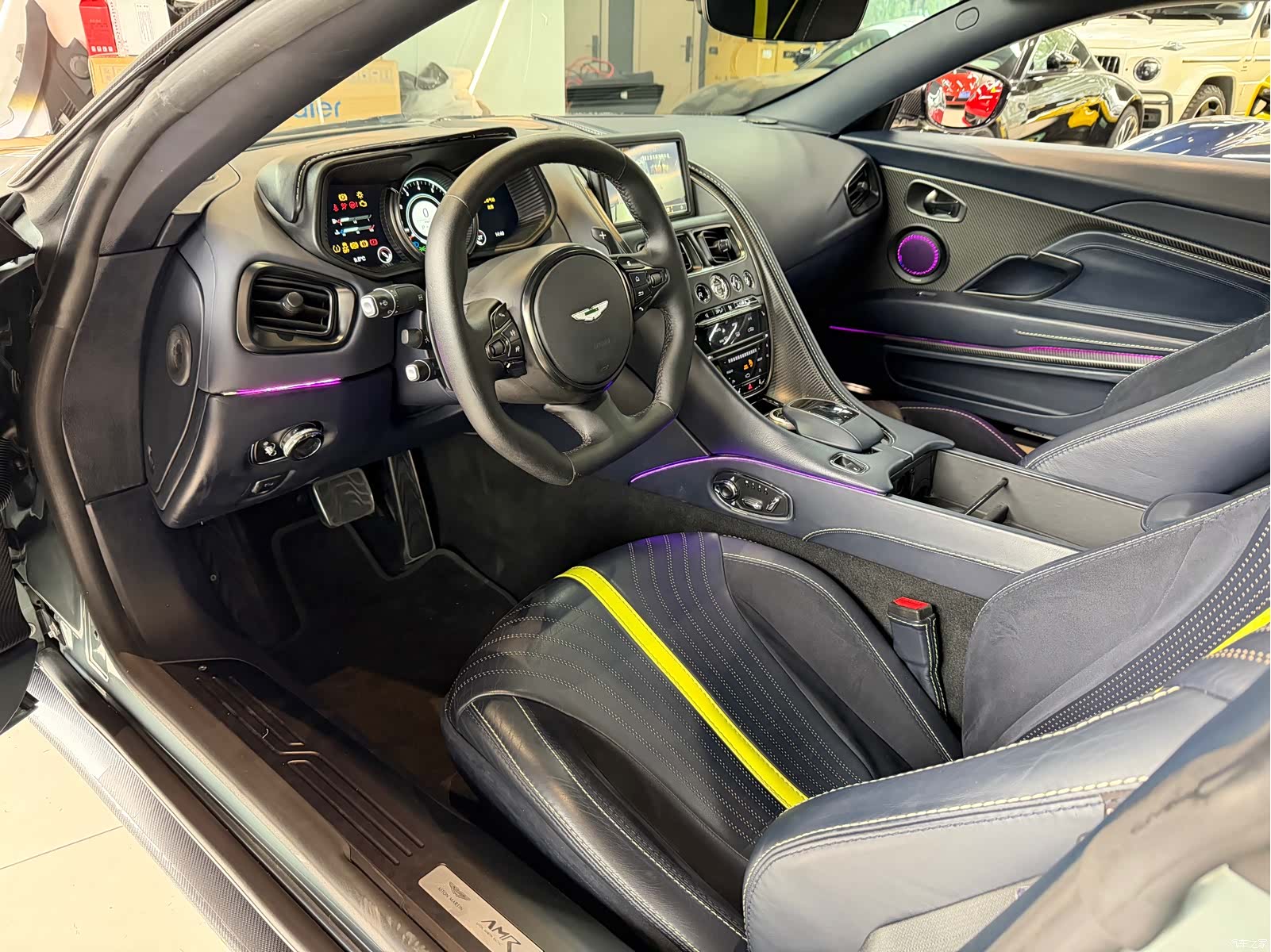 Aston Martin DB11, 2019 3