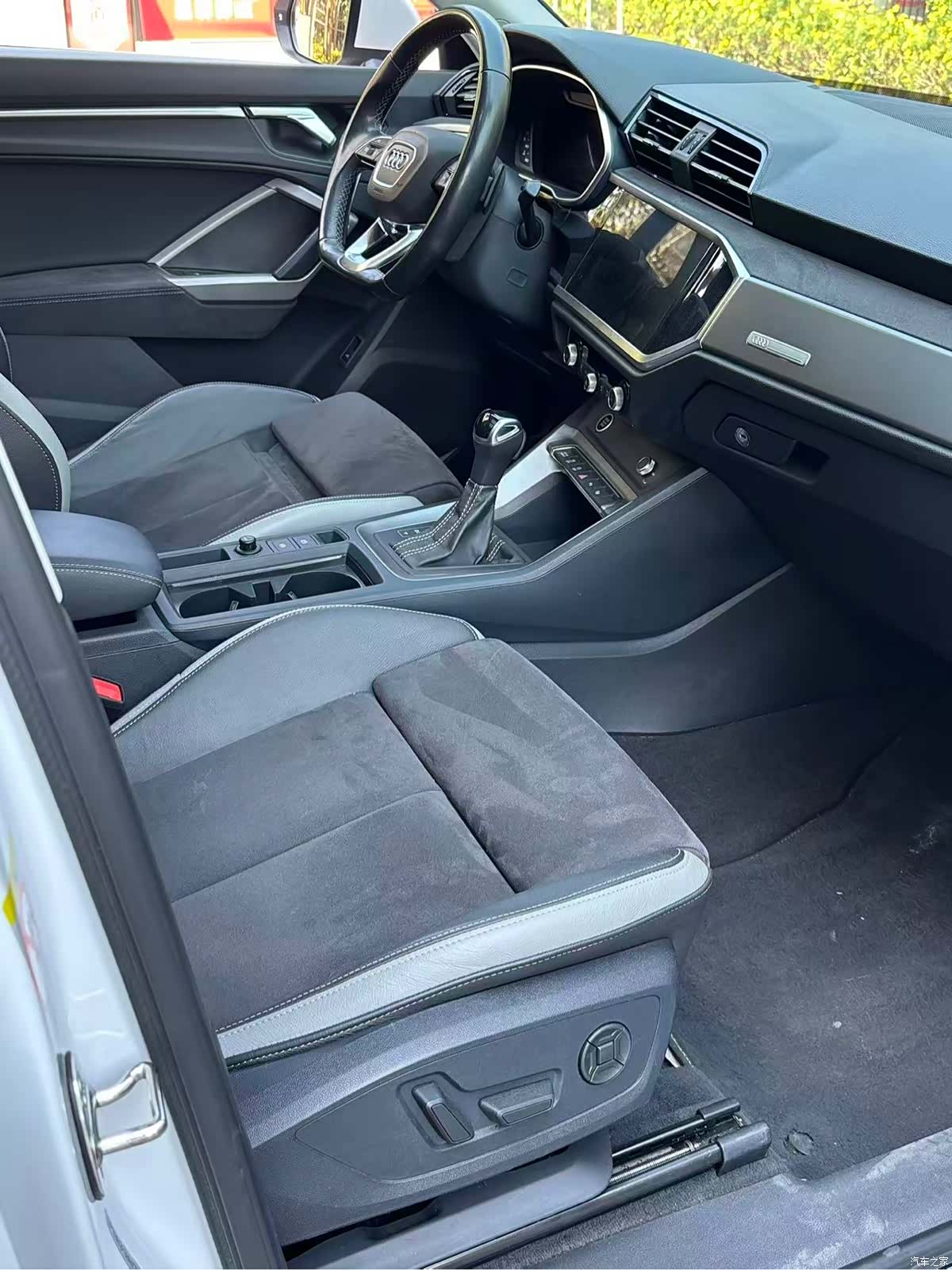 Audi Q3, 2022 12