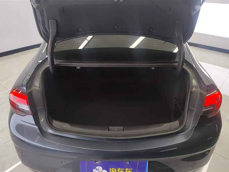 Tank Chengdu Car