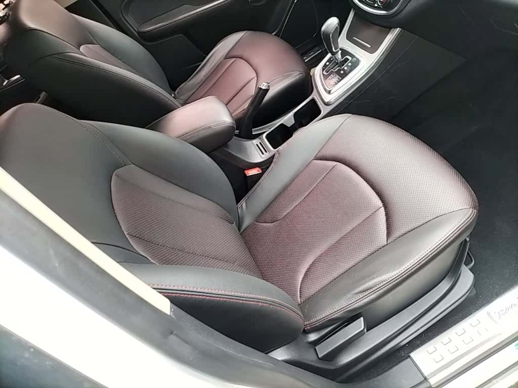 Wuling 560, 2016 25
