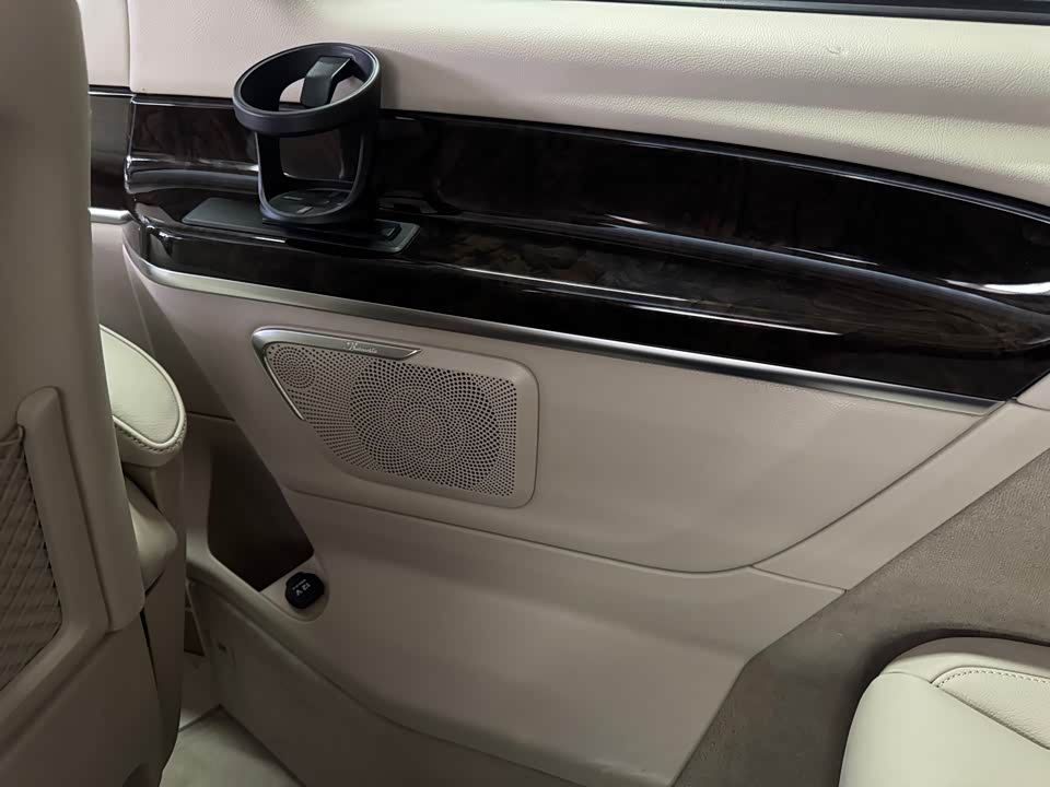 Mercedes-Benz V-class Mercedes-Benz V-class