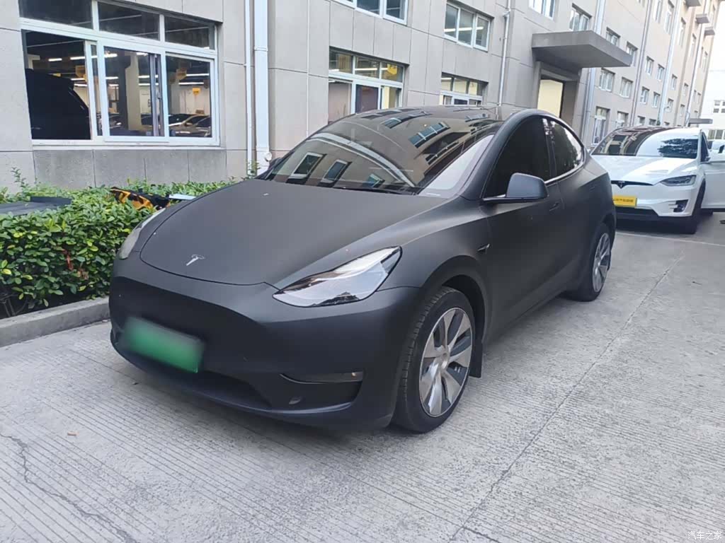 Tesla Model Y, 2021 1