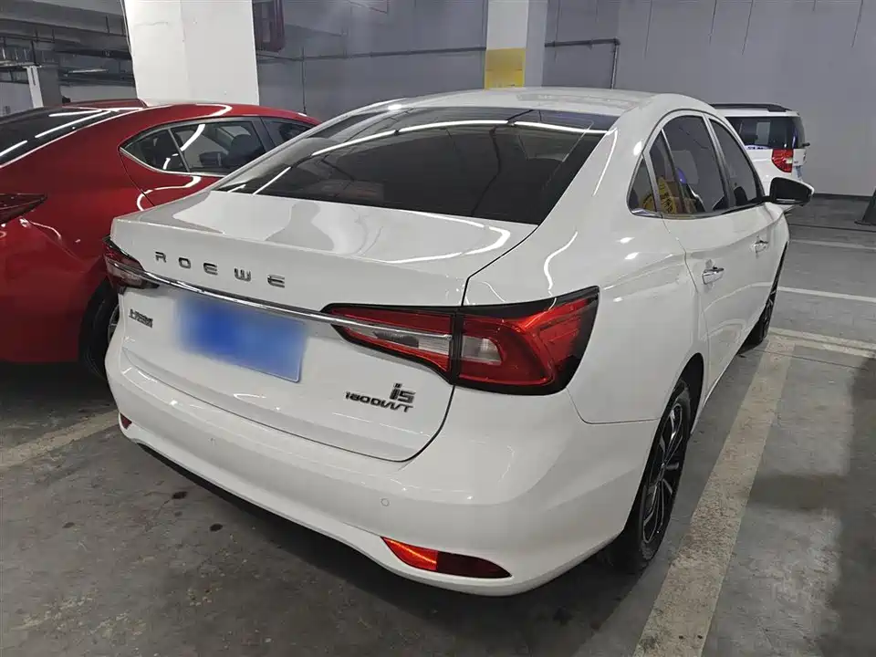 Roewe i5