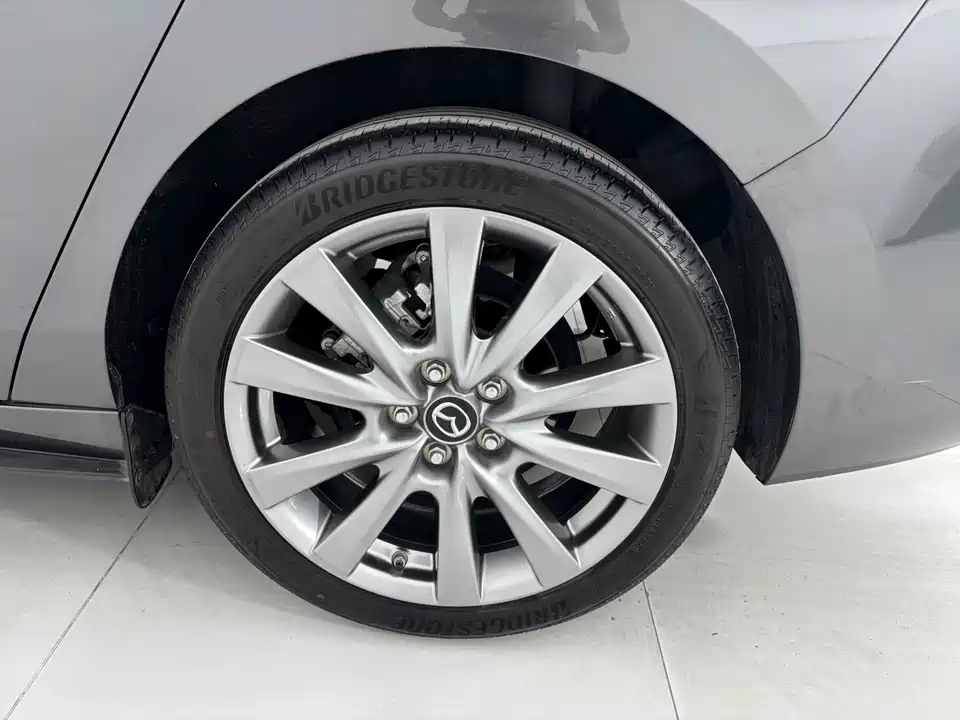Mazda 3 Angkesaila