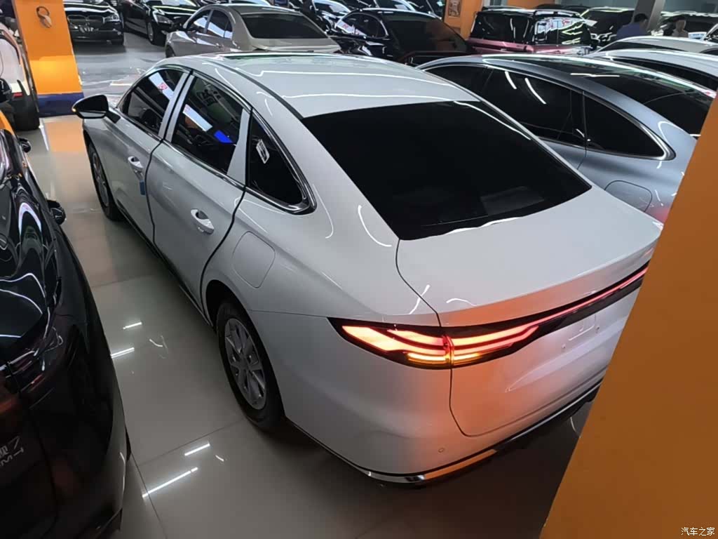Geely 6, 2026 все фото