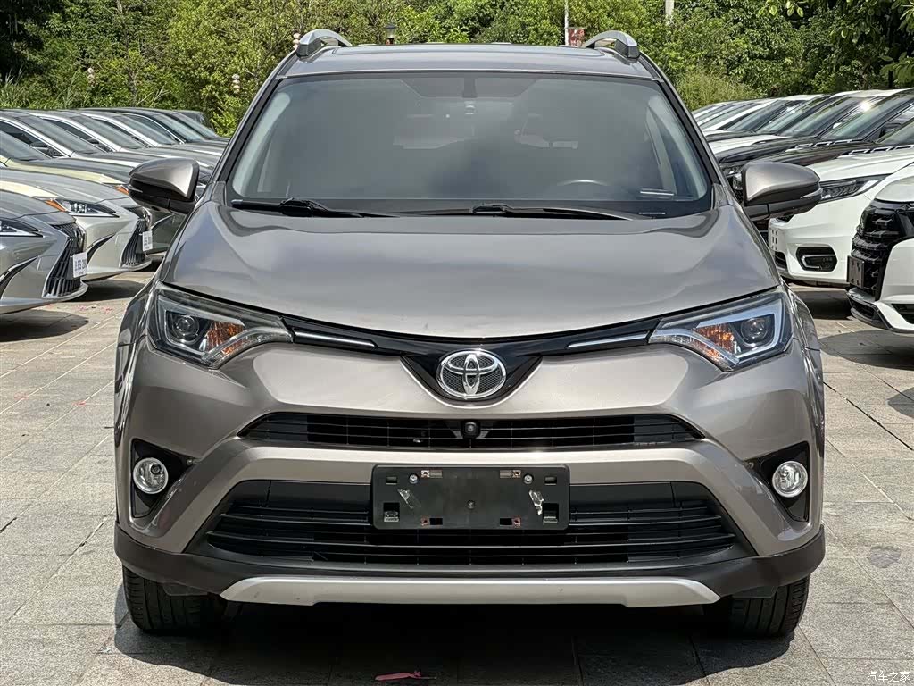 Toyota RAV4, 2017 3