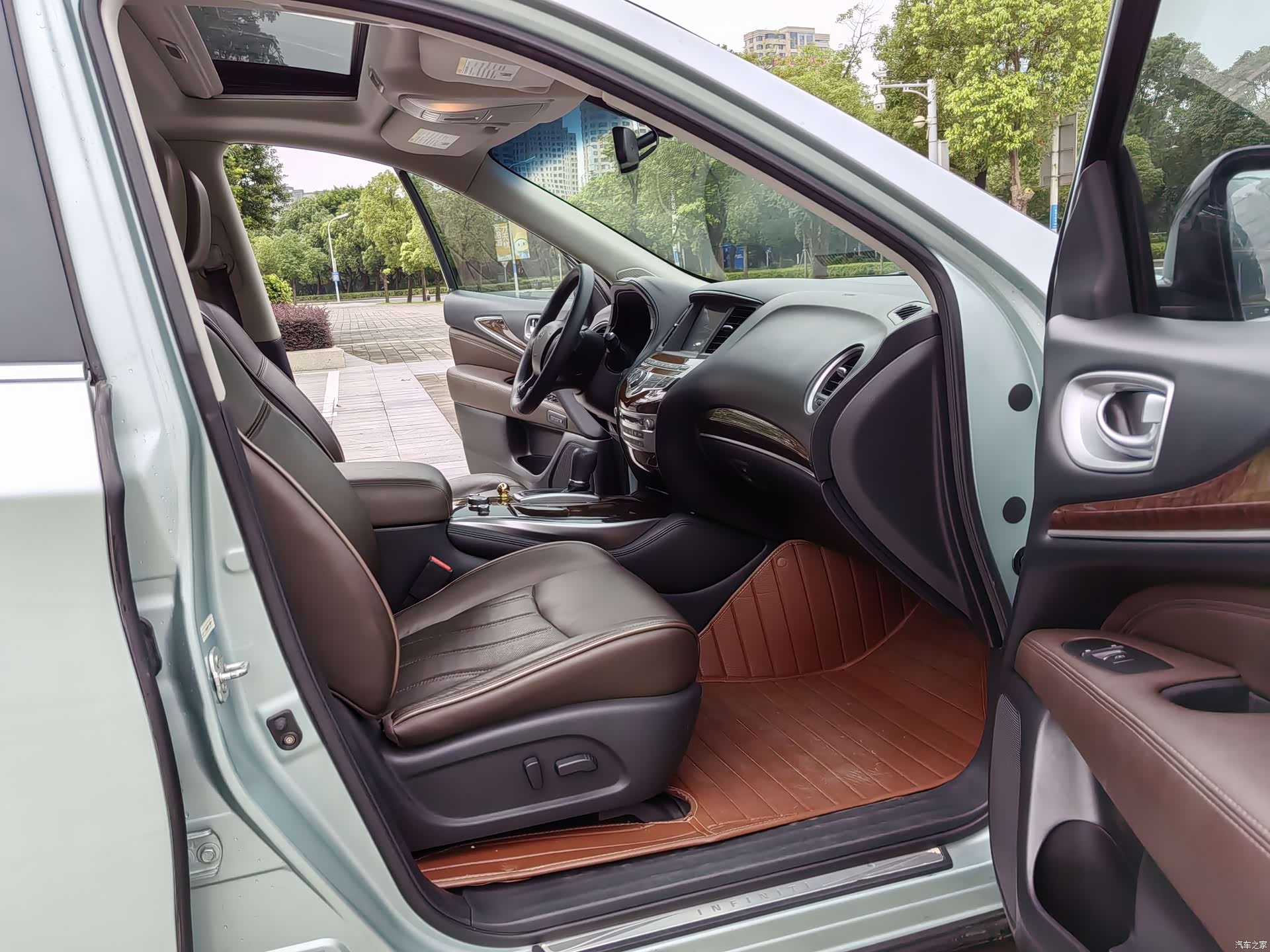 Infiniti JX35, 2014 19