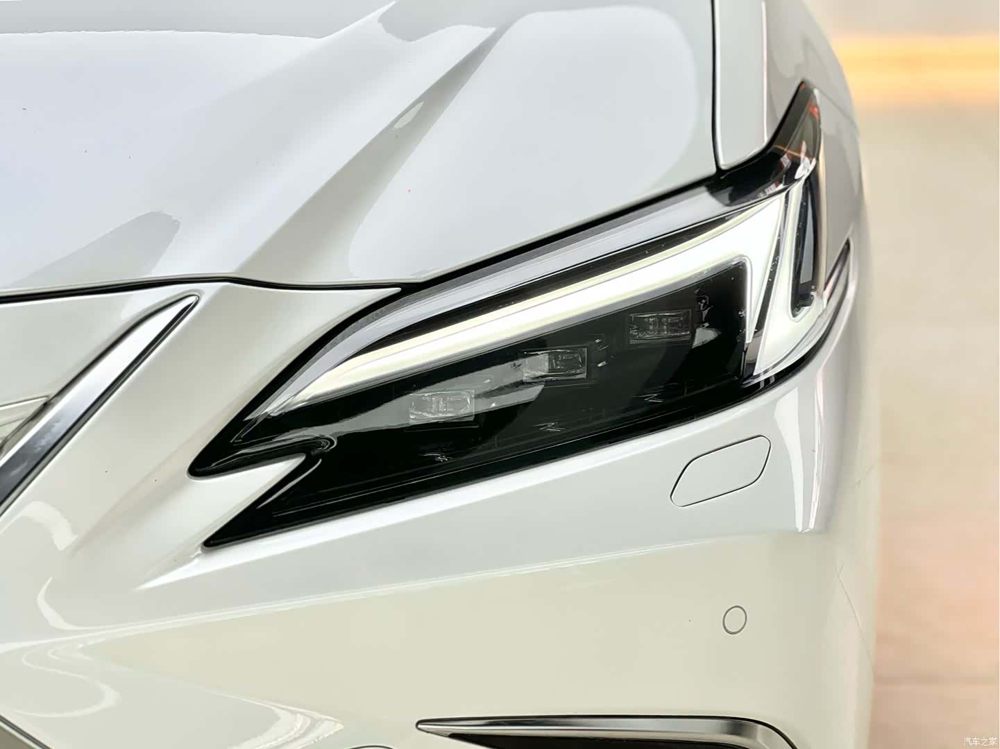 Lexus ES, 2025 17