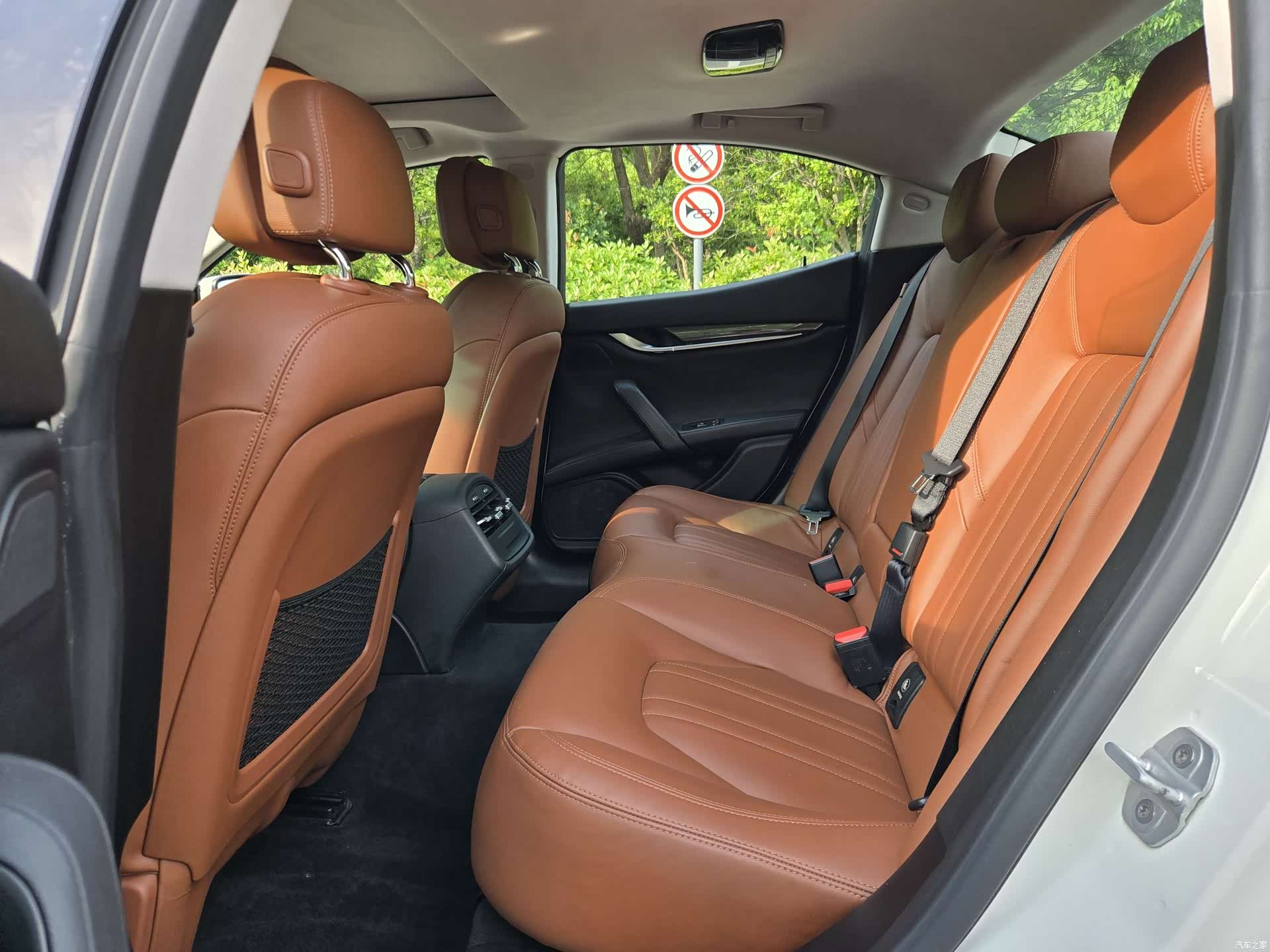 Maserati Ghibli, 2015 11