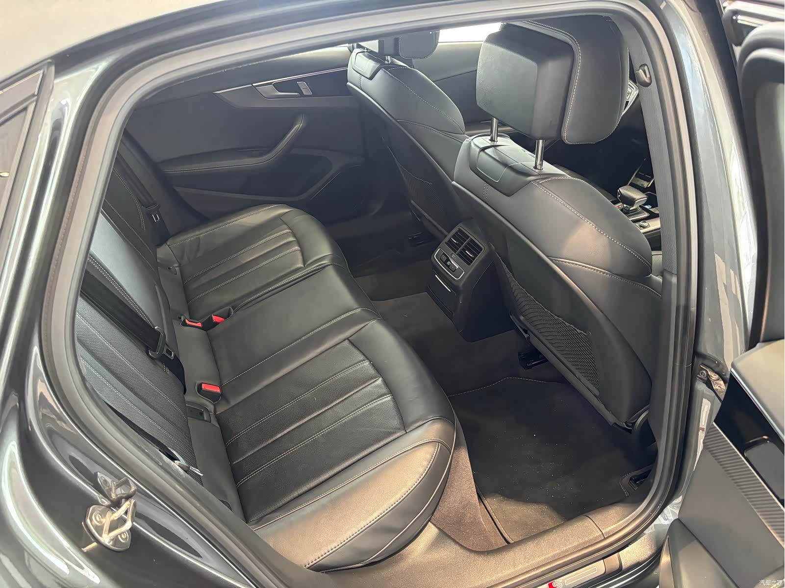 Audi A4L, 2024 11