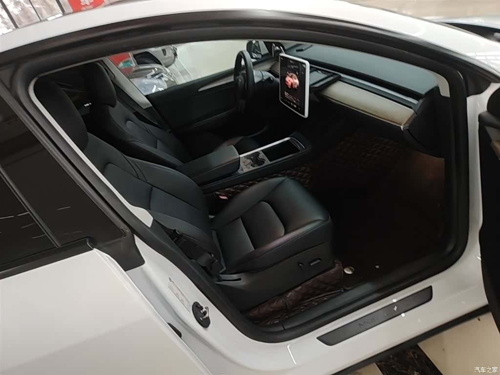 Tesla Model Y, 2022 25