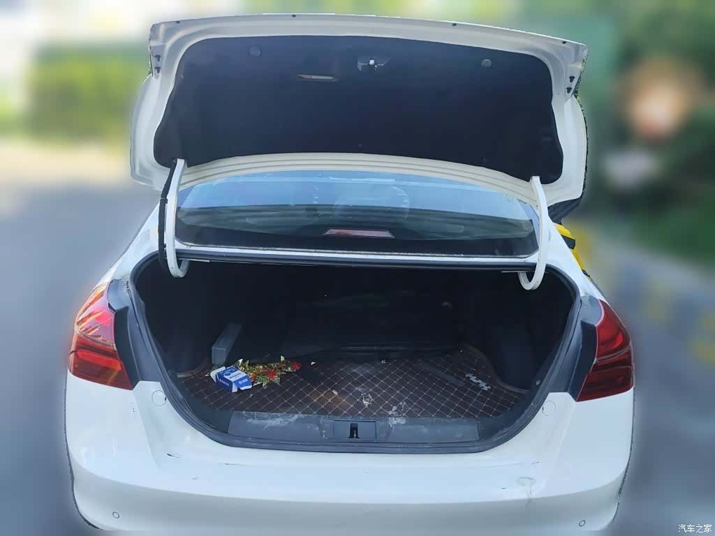 Geely Emgrand, 2018 15