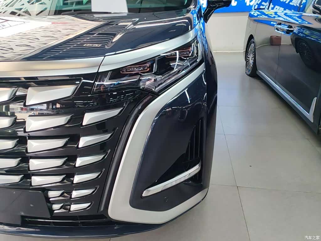 Denza D9, 2023 24