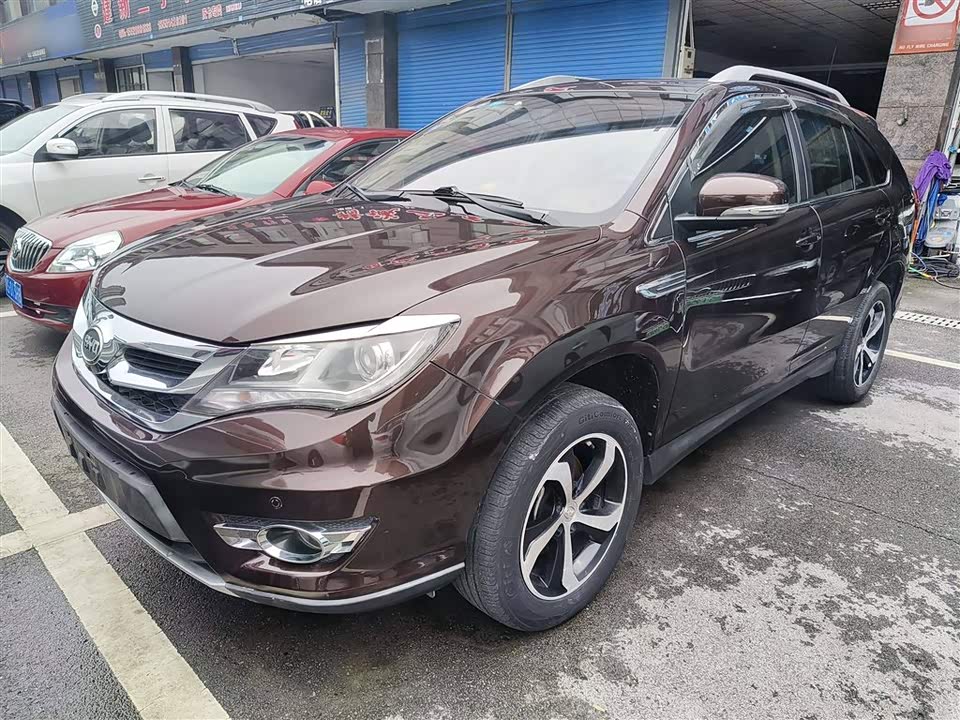 BYD S7