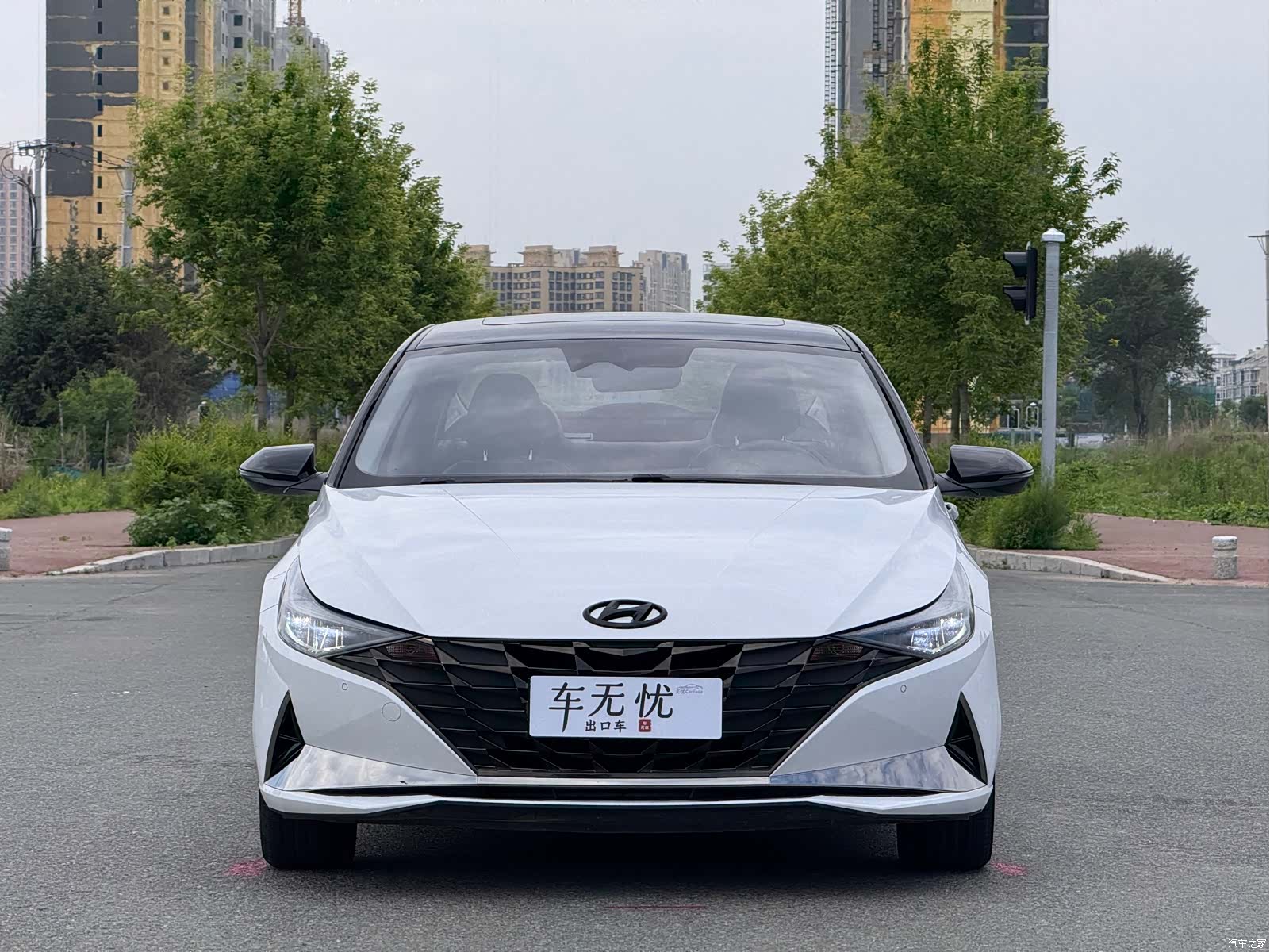 Hyundai Elantra, 2023 2