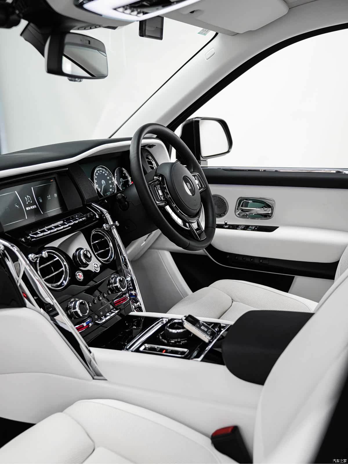 Rolls-Royce Cullinan, 2025 18