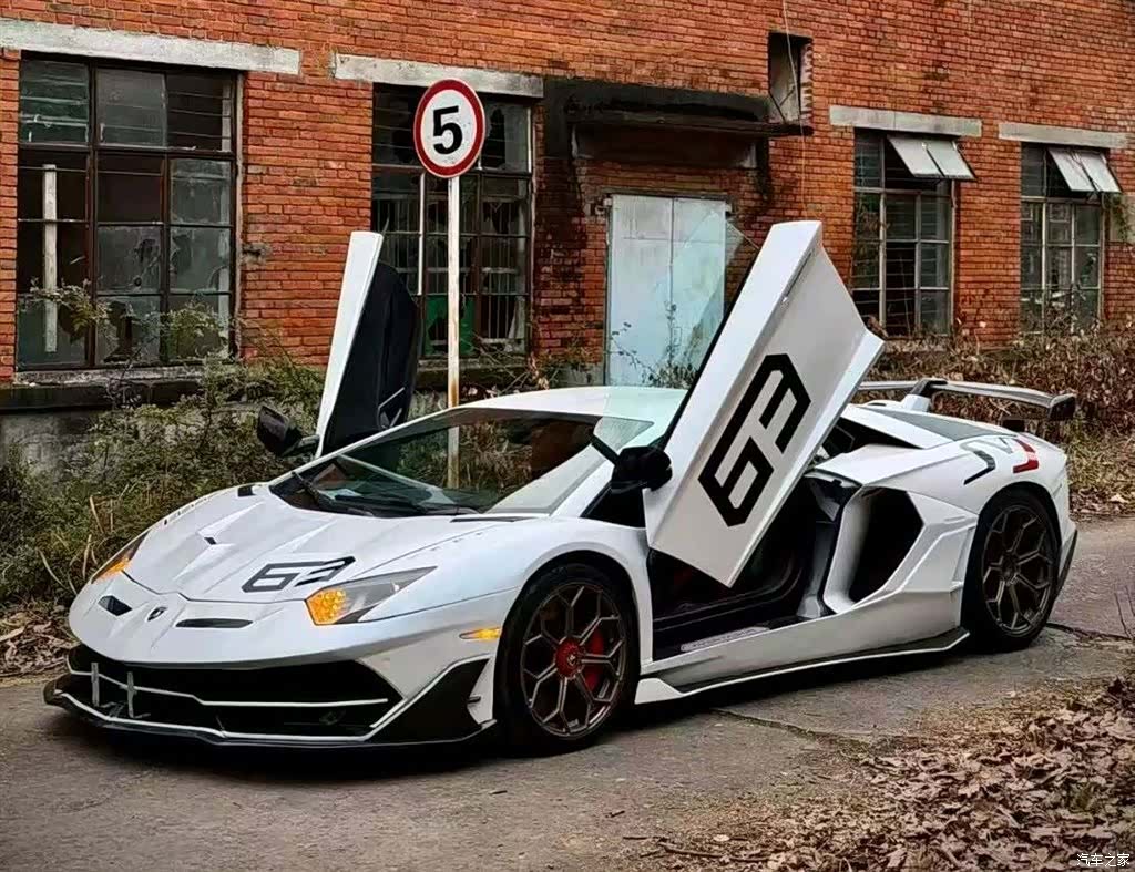 Lamborghini Aventador, 2013 4