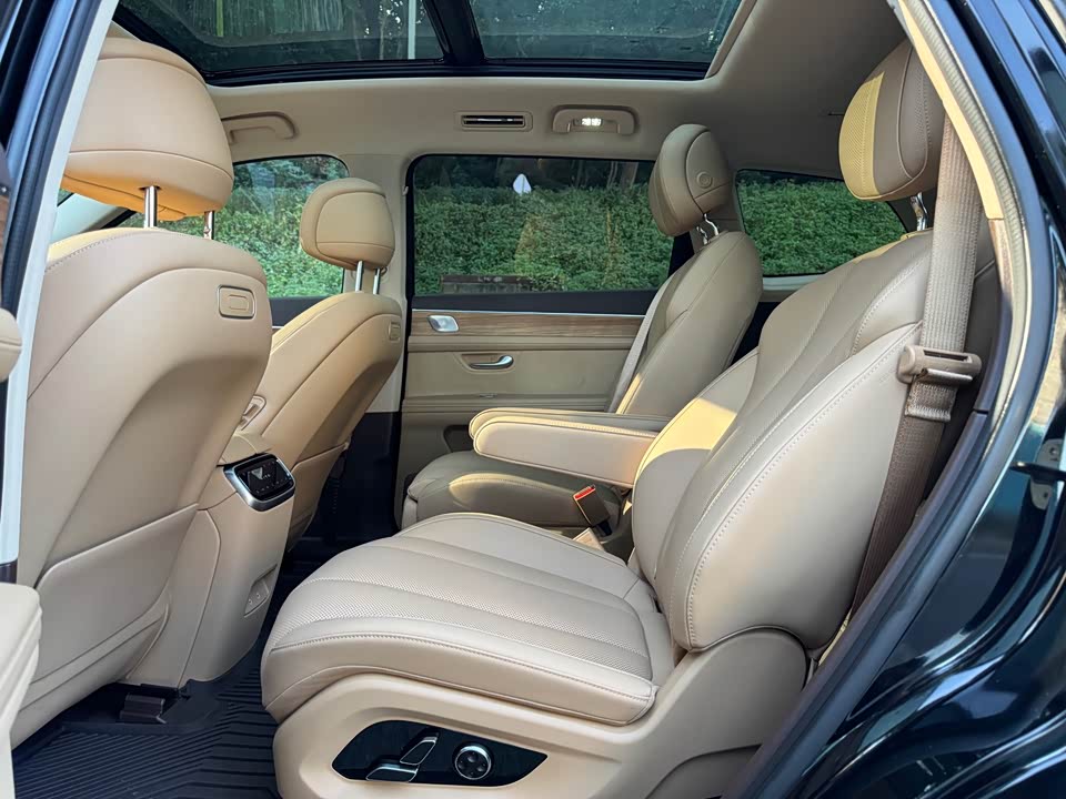 AITO Ask the world M7