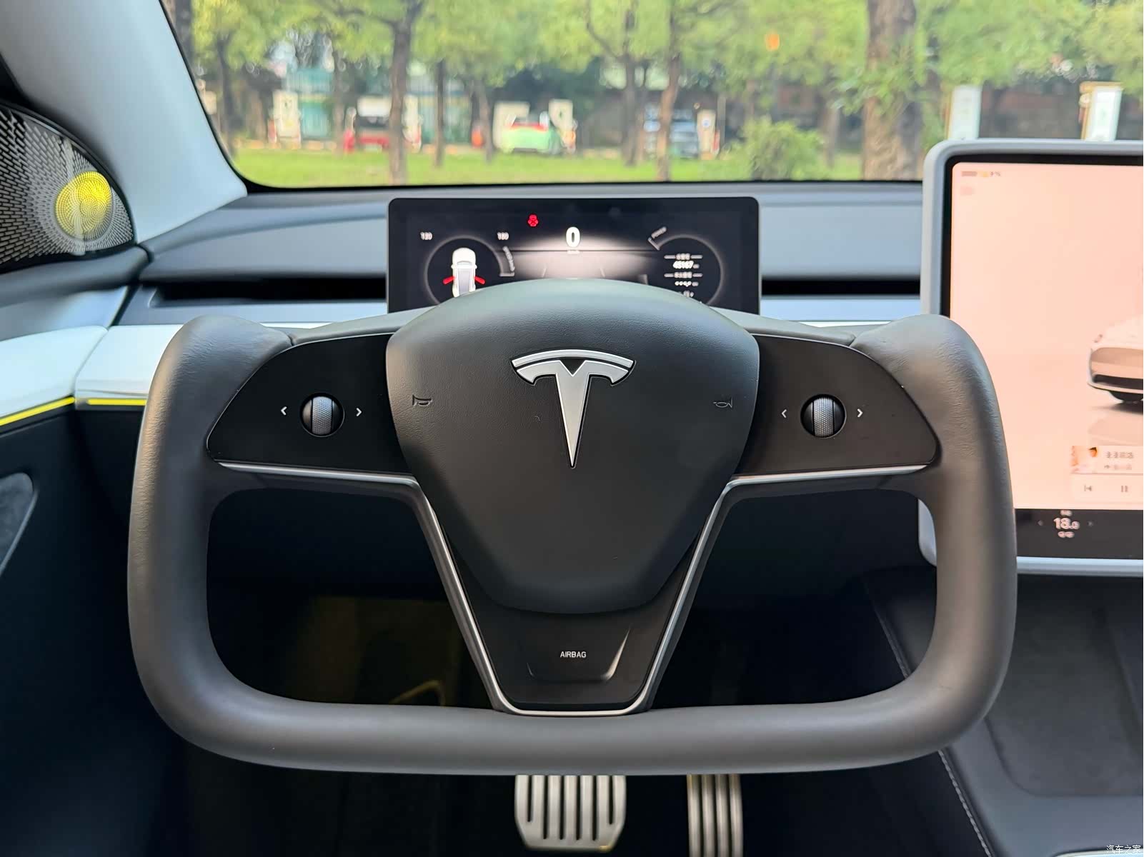 Tesla Model Y, 2023 21