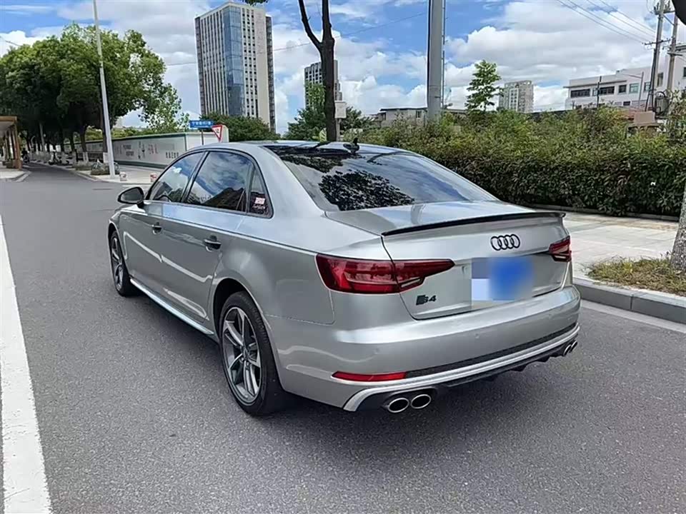 Audi A4L