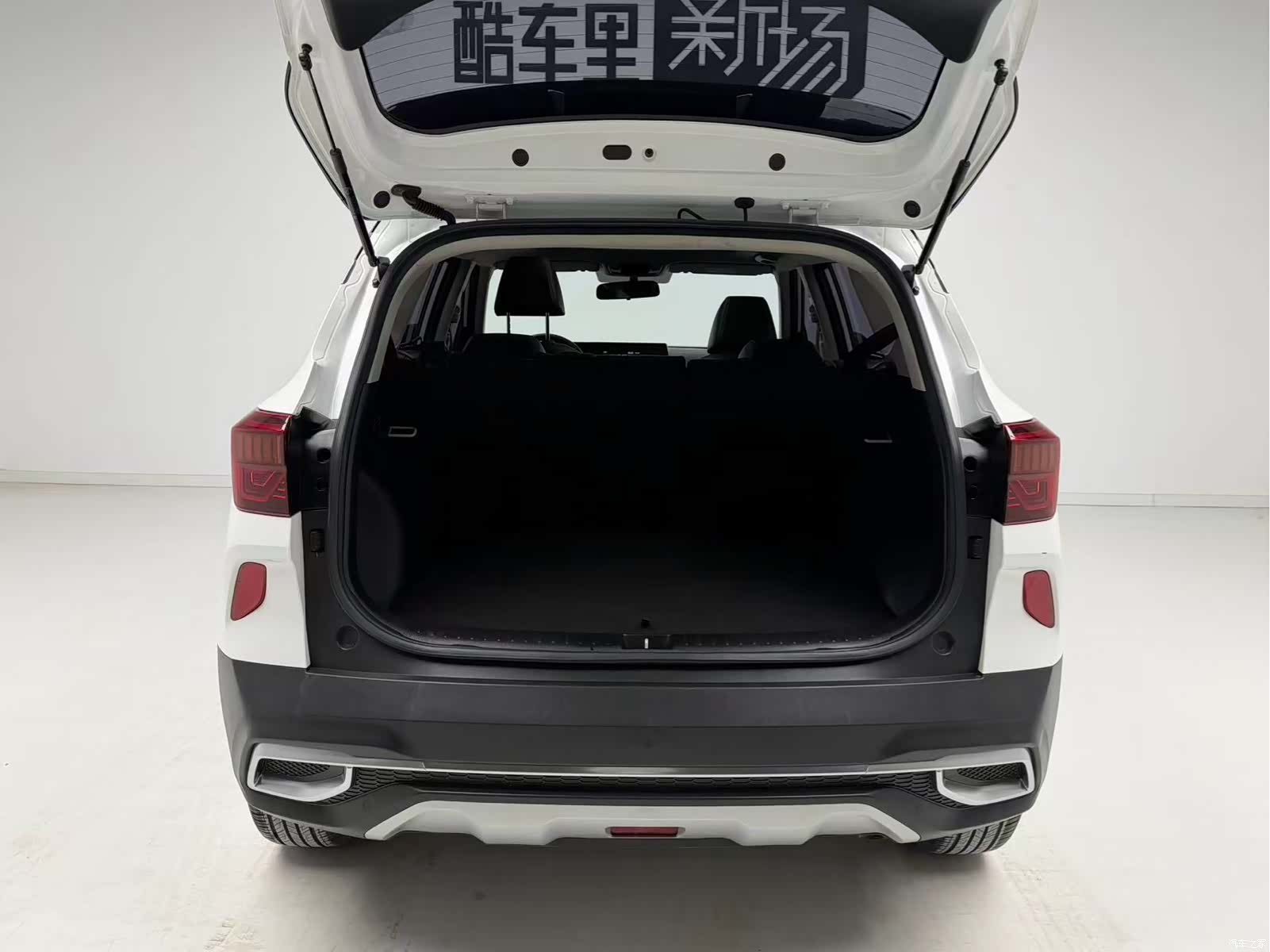 Kia KX3, 2021 10
