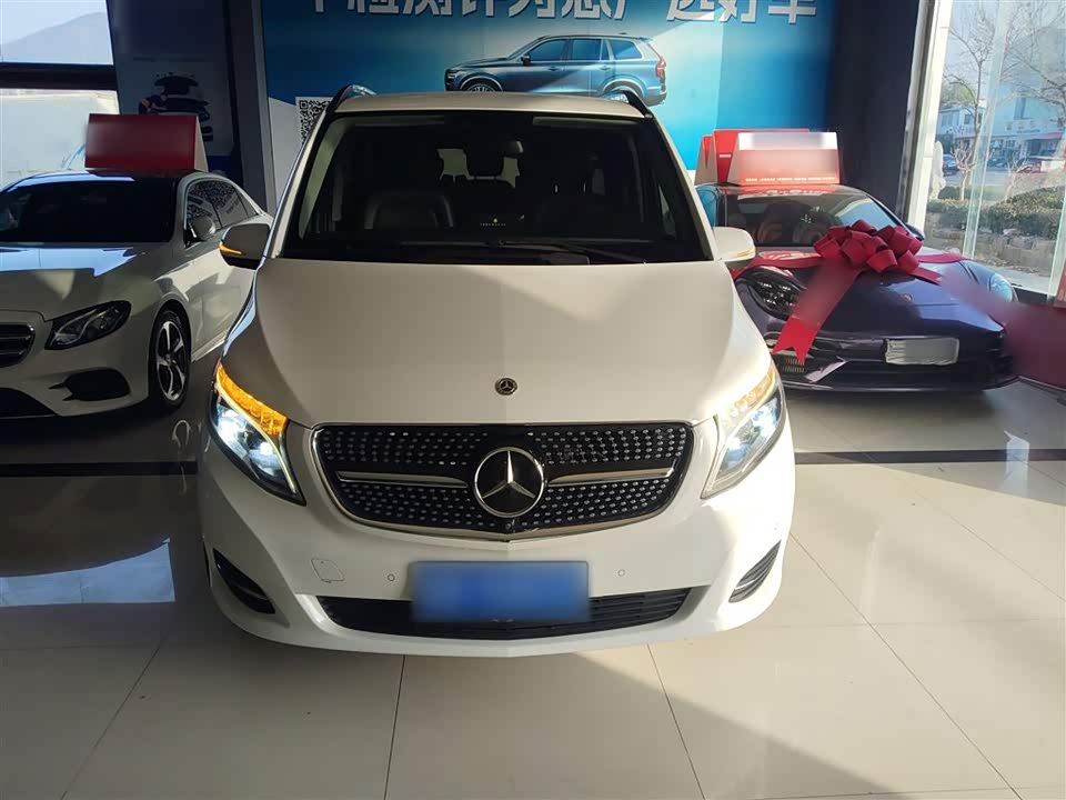 Mercedes-Benz V-class