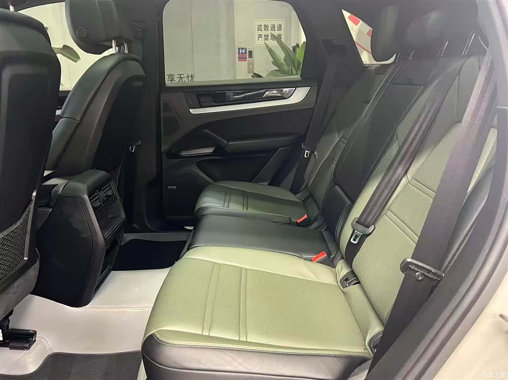 Porsche Cayenne, 2024 12