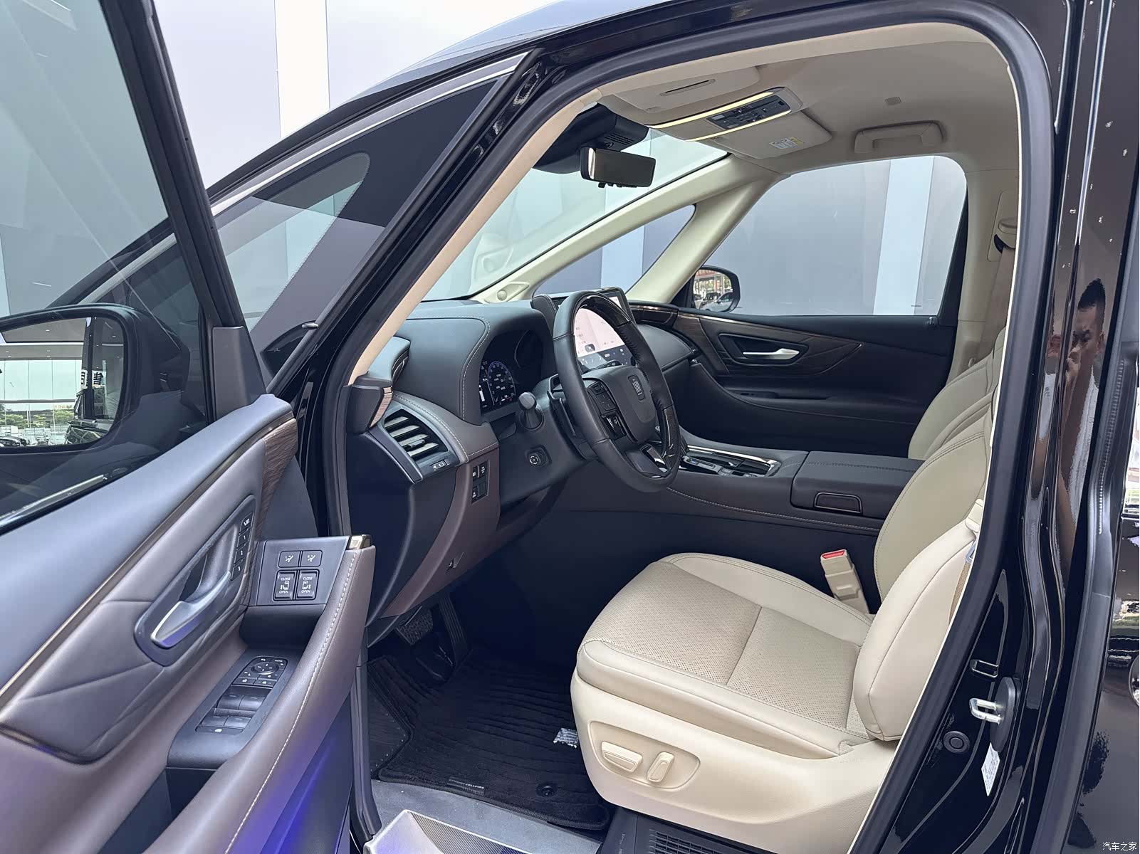 Toyota Vellfire, 2024 24
