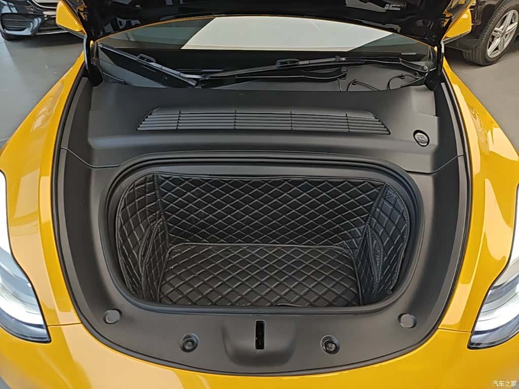 Tesla Model Y, 2021 20