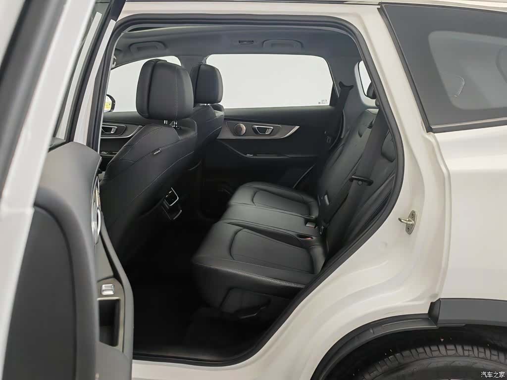 Chery Tiggo 8, 2025 15