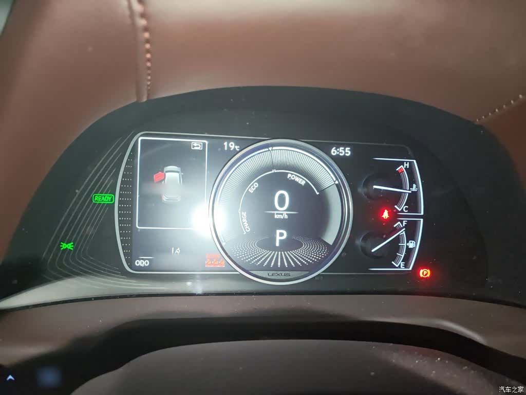 Lexus ES, 2019 4