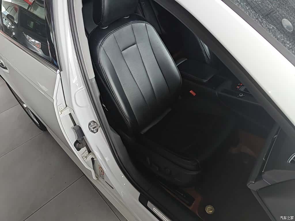 Audi A4L, 2019 25