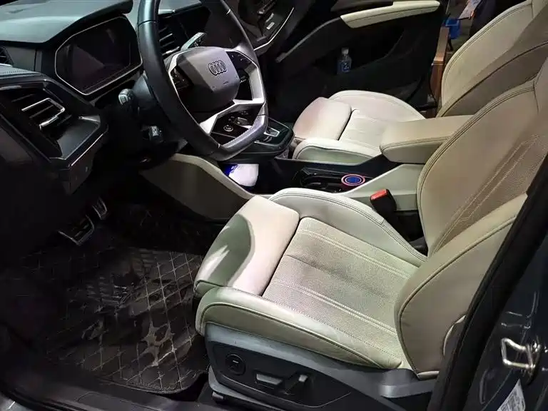 Audi Q4 Audi Q4