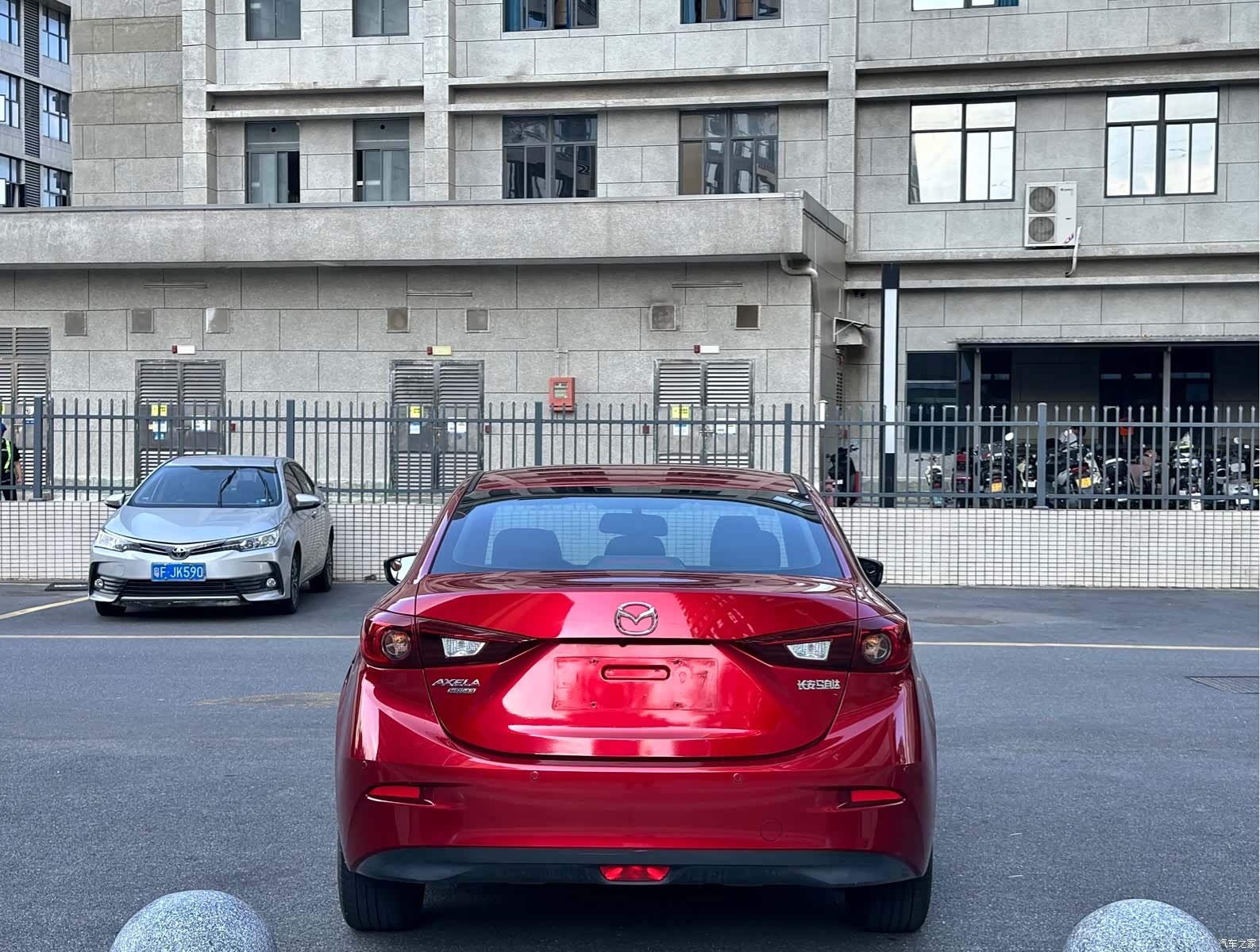 Mazda Mazda3, 2015 8