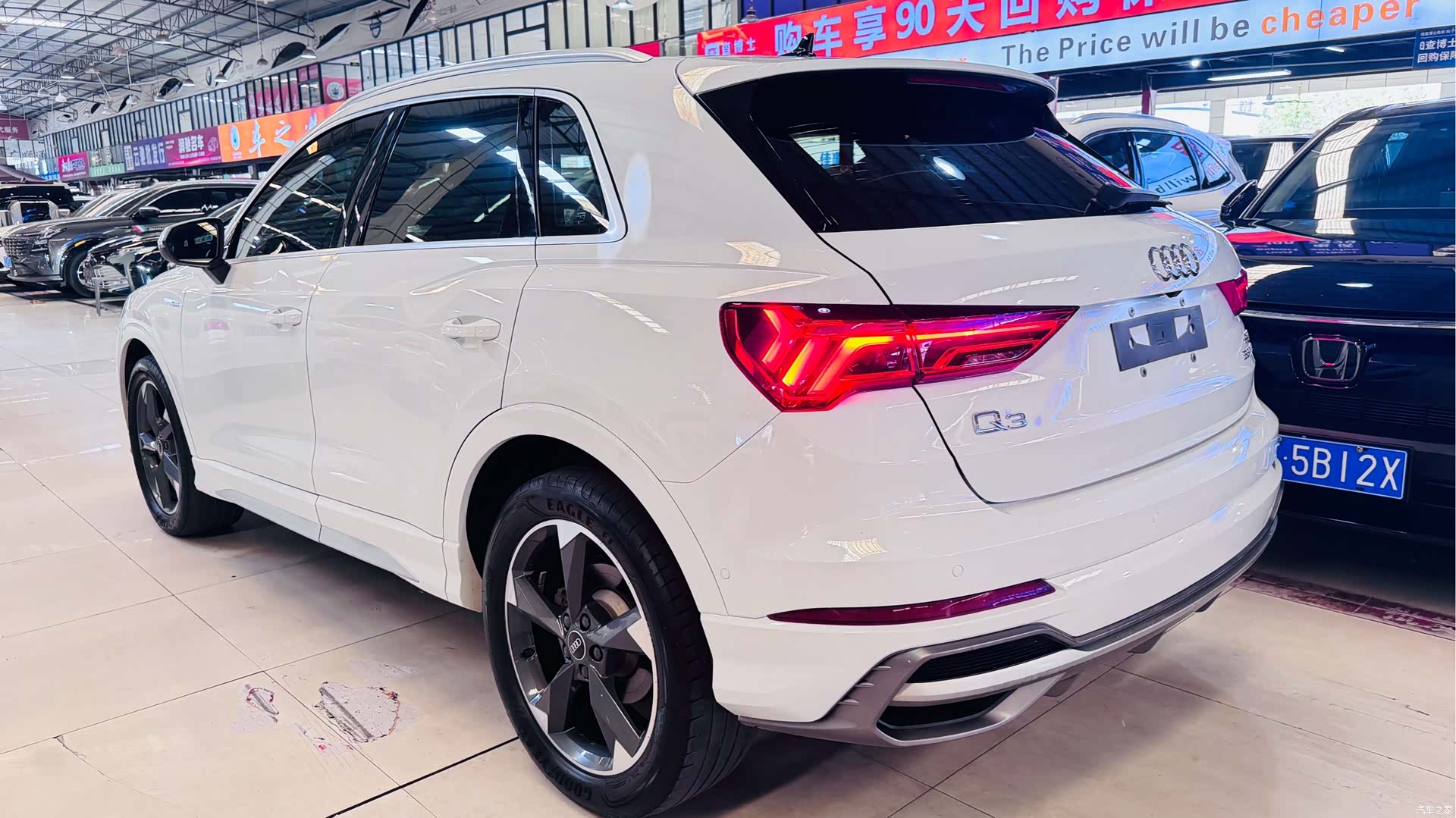 Audi Q3, 2022 11