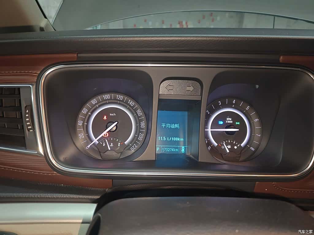 Buick GL8, 2018 8