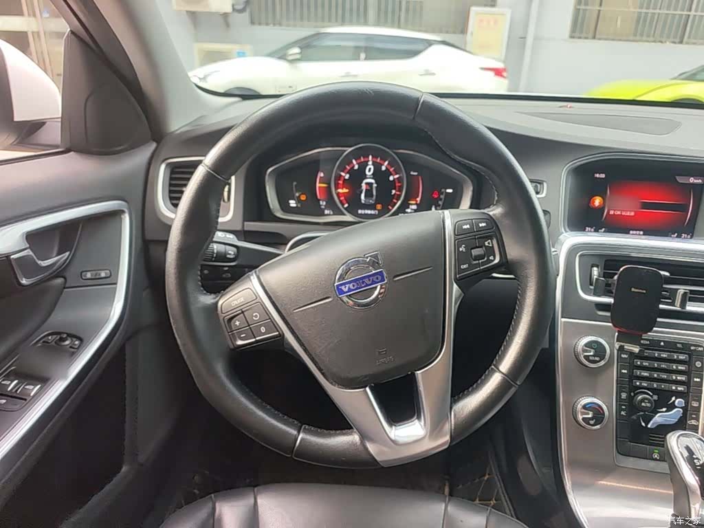 Volvo S60, 2017 11