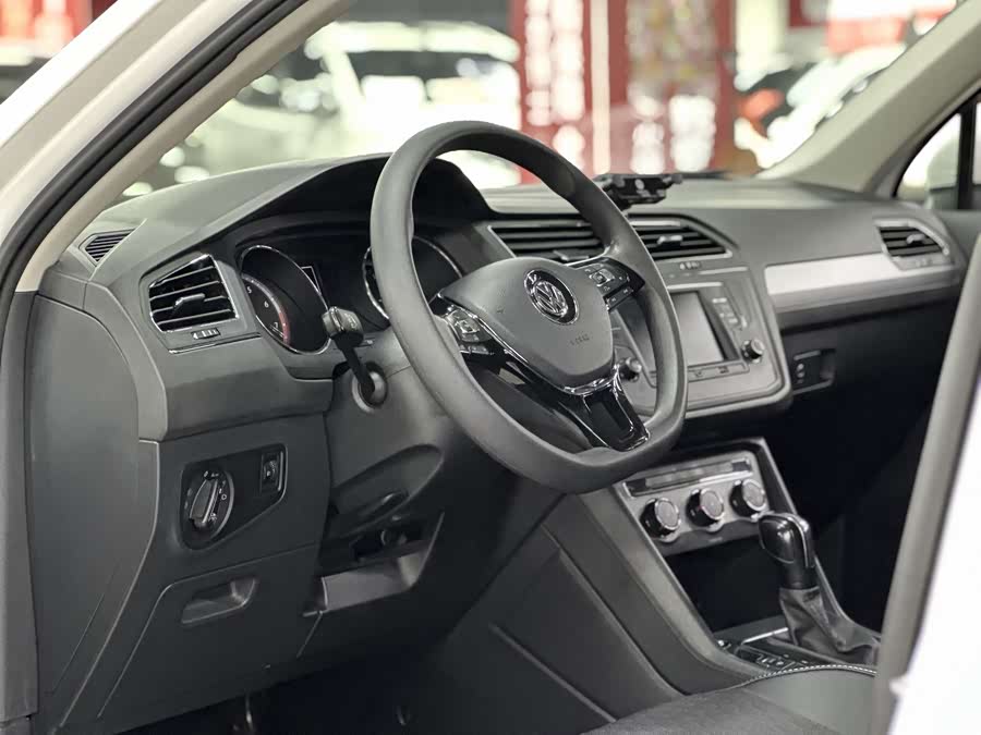 Volkswagen Tiguan L 2018, фото 24