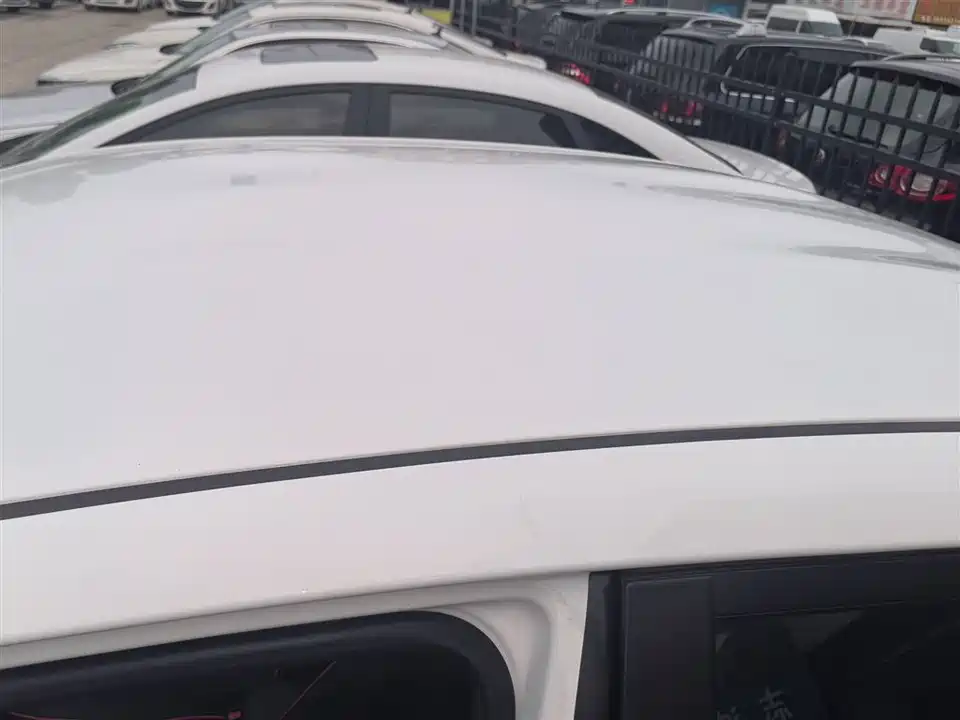 Toyota YARiS L to enjoy