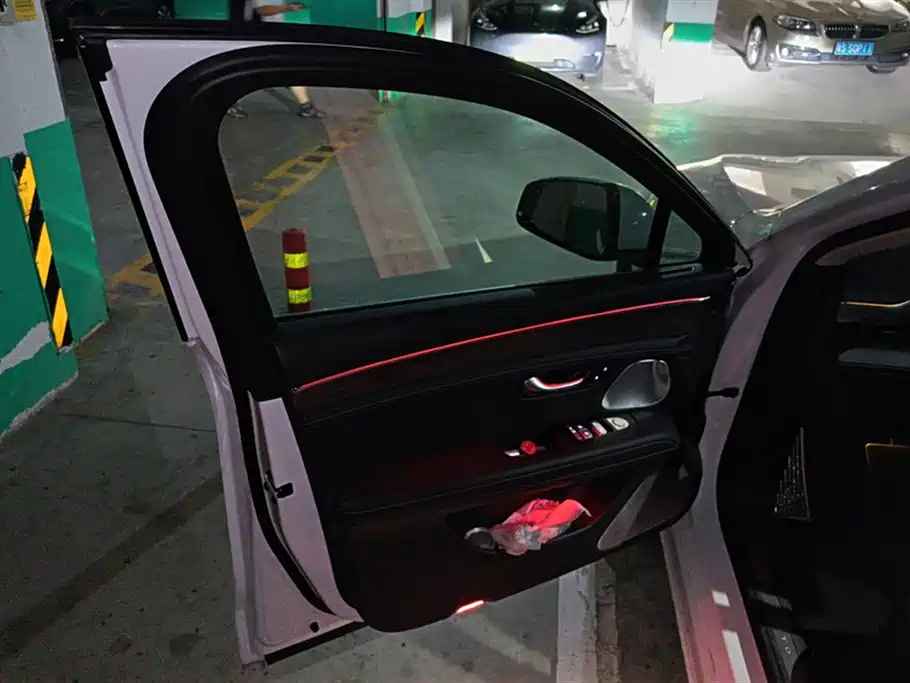 AITO Ask the world M5