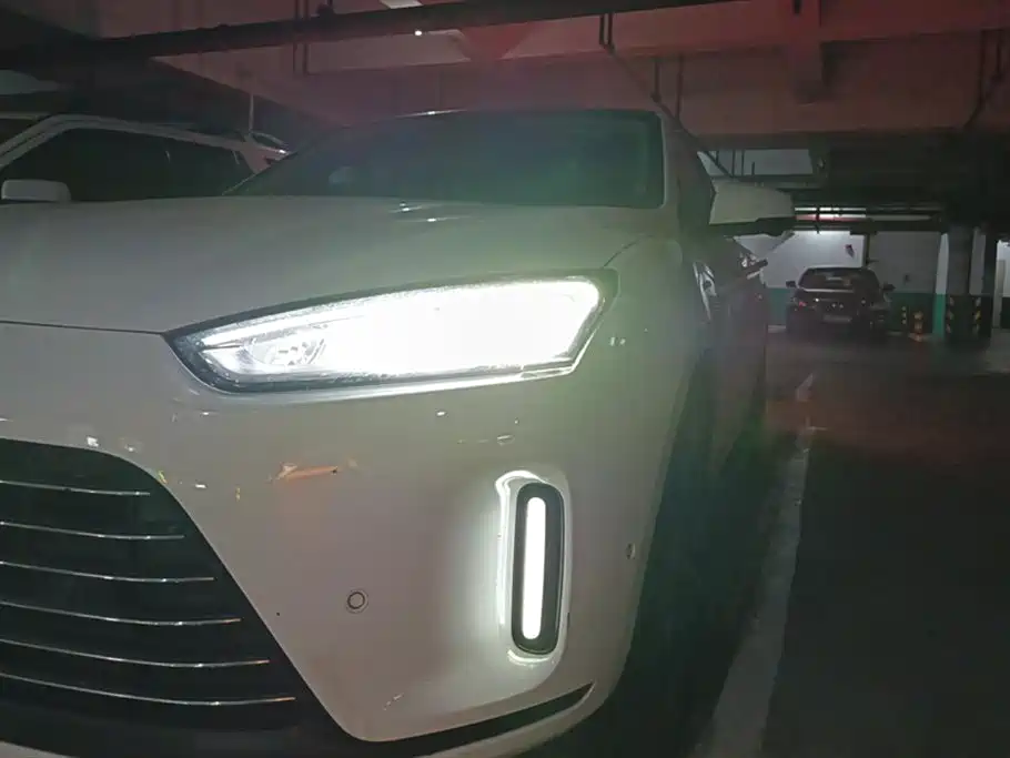 AITO Ask the world M5