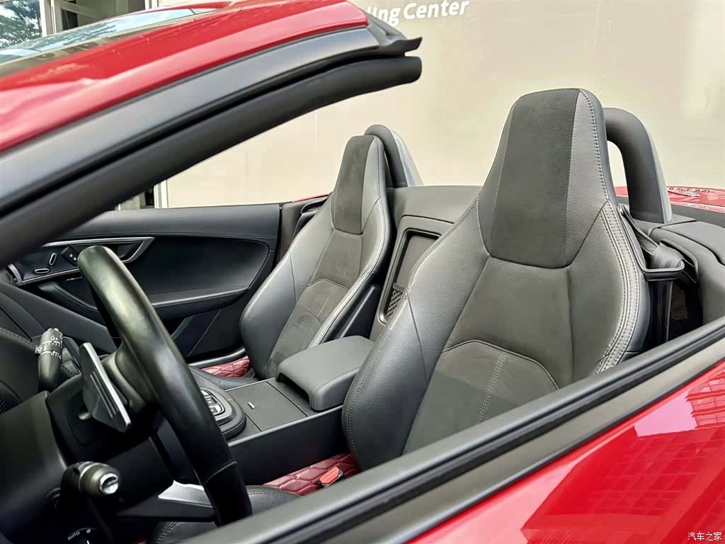 Jaguar F-TYPE, 2021 7