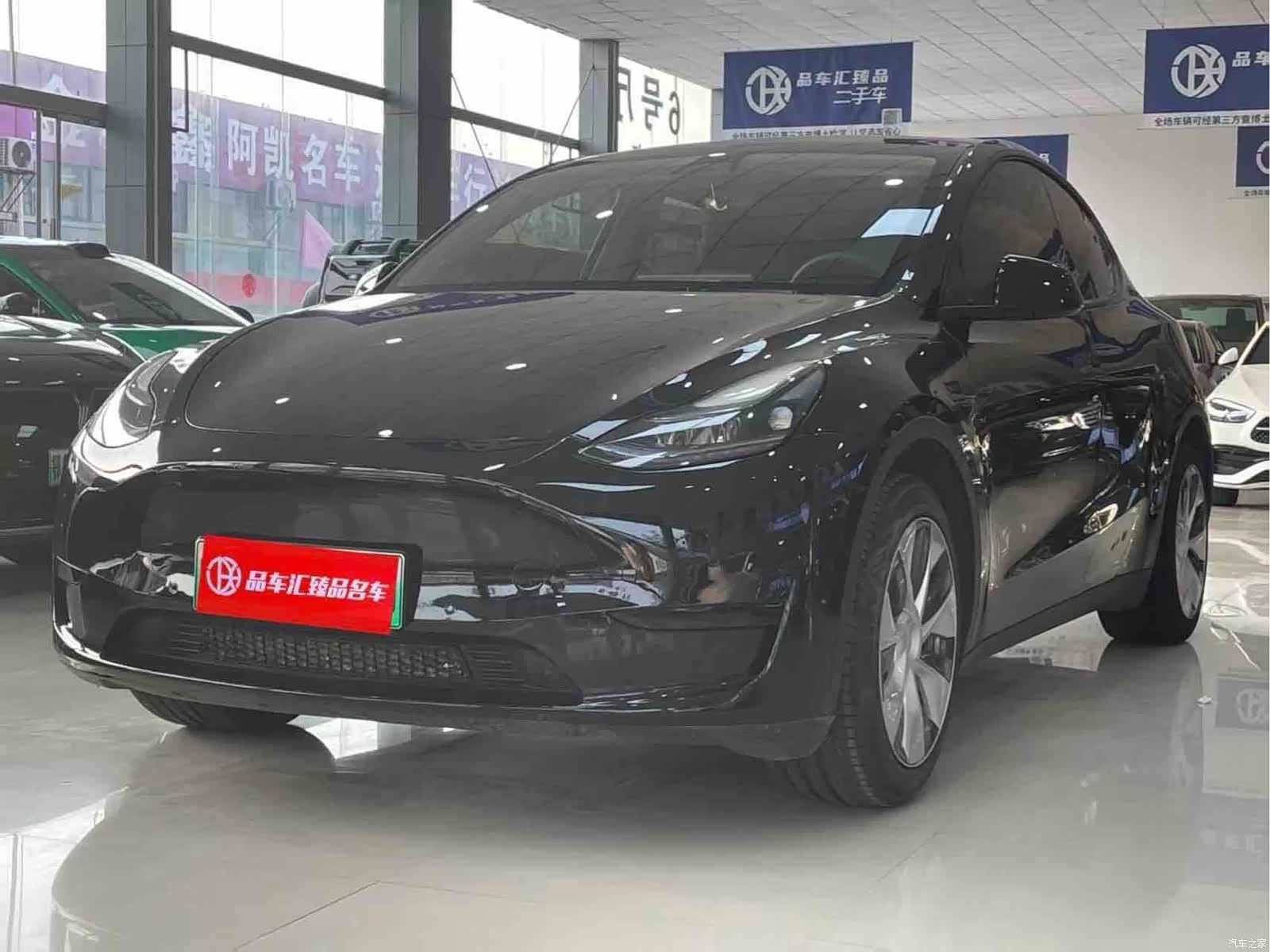 Tesla Model Y, 2023 1