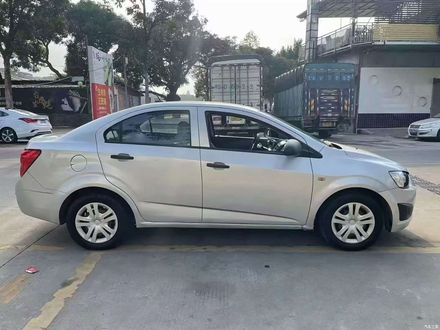 Chevrolet SL, 2012 4